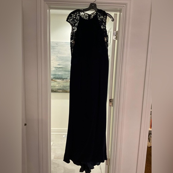 Frascara Navy Gown - Picture 10 of 12